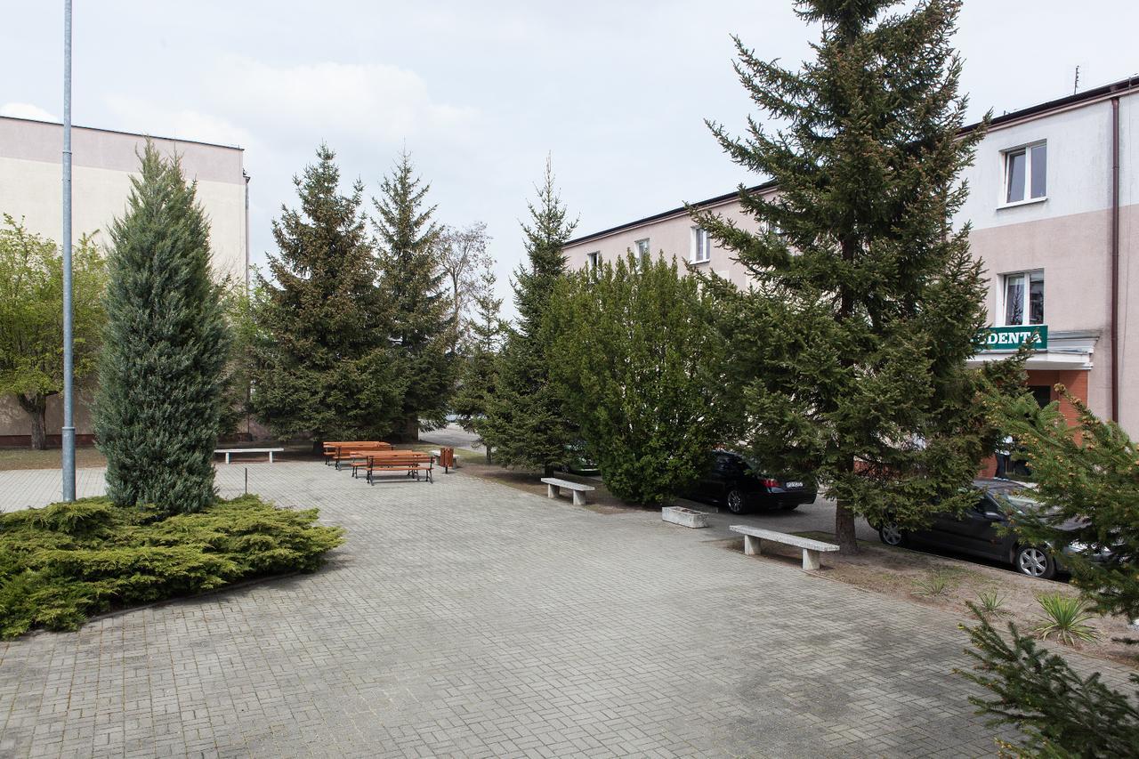 コニン Dom Studenta Nr 1 Ans W Koninieホステル エクステリア 写真